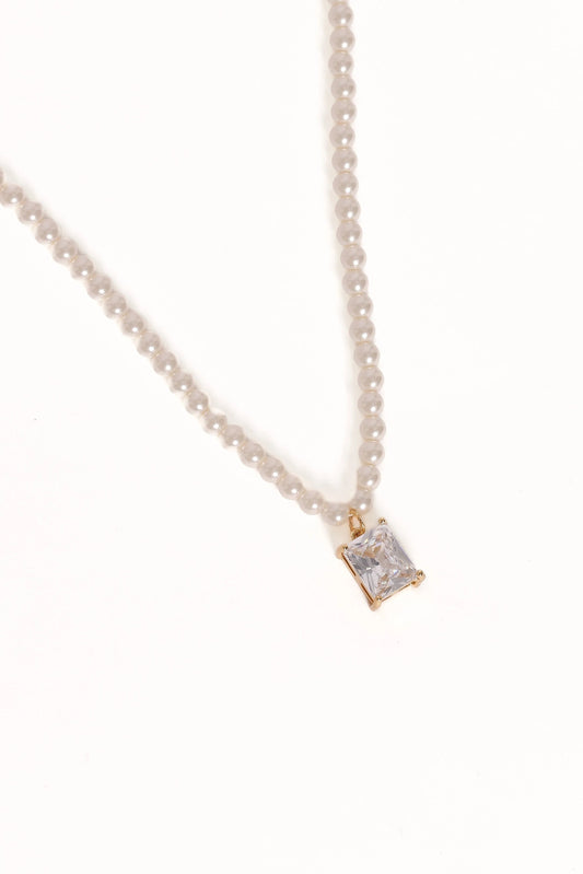 Emerald-Cut Pendant Pearl Necklace